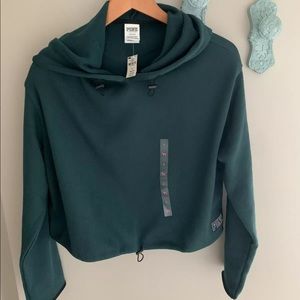 Victoria’s Secret Green Cropped Pull Over Shirt